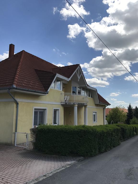 Esther Apartman Gyenesdiás Exterior foto